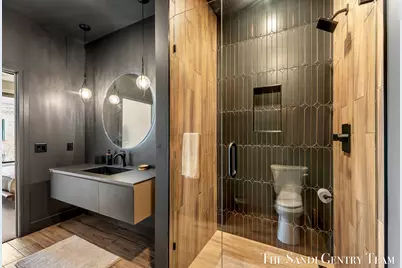 300 Washington Avenue #Unit 16, Grand Haven, MI 49417 - Photo 25