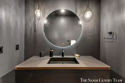 300 Washington Avenue #Unit 16, Grand Haven, MI 49417 - Photo 27