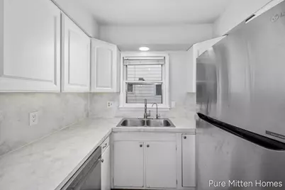 1409 Escott Avenue NW, Grand Rapids, MI 49504 - Photo 7