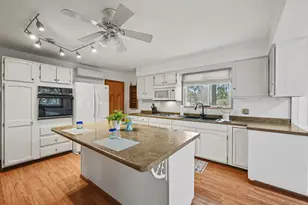 121 Hazen St, Paw Paw, MI 49079 - Photo 11