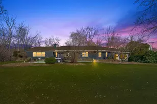 711 Kingsley Ave, Saint Joseph, MI 49085 - Photo 1