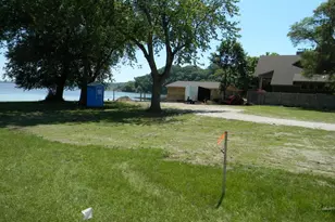 846 S Lakeshore Dr, Ludington, MI 49431 - Photo 3