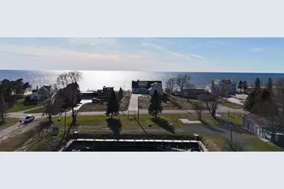 846 S Lakeshore Drive #1, Ludington, MI 49431 - Photo 21