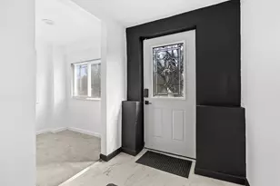 365 Kendall St N, Battle Creek, MI 49037 - Photo 3