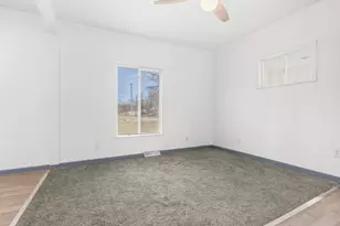 365 Kendall St N, Battle Creek, MI 49037 - Photo 9