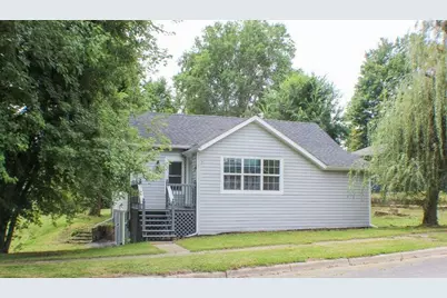 303 W Alexander Street, Buchanan, MI 49107 - Photo 1