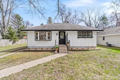 607 Central Bay Avenue, Holland, MI 49423 - Photo 1