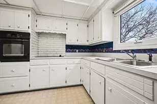 3671 Oskaloosa Dr SW, Grandville, MI 49418 - Photo 11