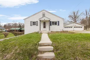 204 Terre Coupe St, Buchanan, MI 49107 - Photo 1