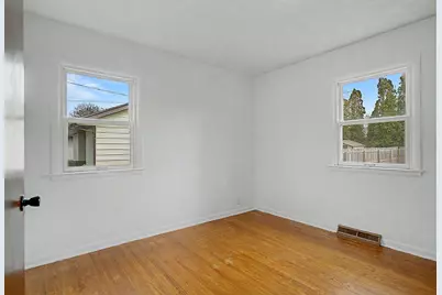 4284 Plymouth Avenue SE, Grand Rapids, MI 49508 - Photo 15