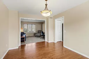 5910 Cedar Ridge Dr, Ann Arbor, MI 48103 - Photo 9