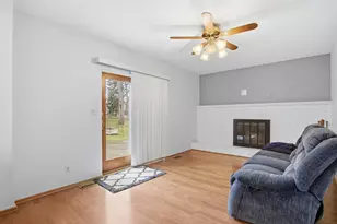 21467 Chestnut Ln, Farmington, MI 48336 - Photo 19