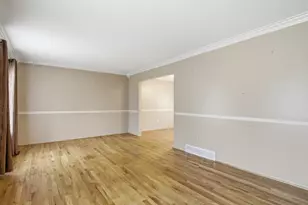 21467 Chestnut Ln, Farmington, MI 48336 - Photo 9