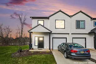 392 Harbortown Ct, Holland, MI 49423 - Photo 3