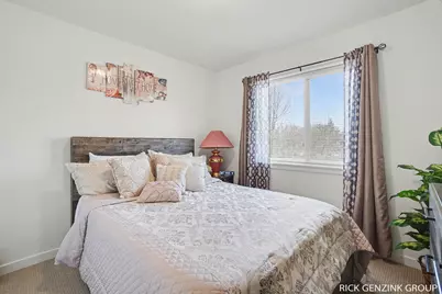 392 Harbor Town Court #4, Holland, MI 49423 - Photo 7