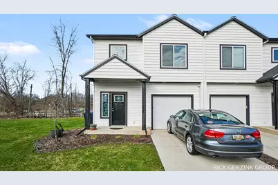 392 Harbor Town Court #4, Holland, MI 49423 - Photo 21