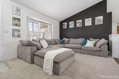 614 E Charles Street, Hastings, MI 49058 - Photo 5