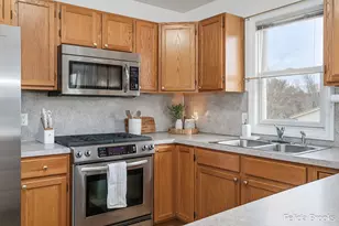 614 E Charles St, Hastings, MI 49058 - Photo 11