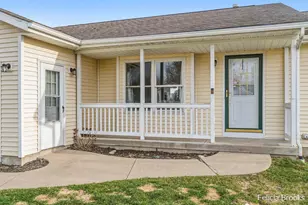 614 E Charles St, Hastings, MI 49058 - Photo 3