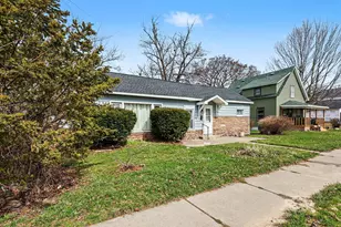 319 Fruit St, South Haven, MI 49090 - Photo 5