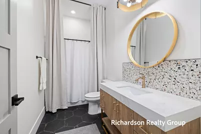 300 Washington Avenue #8, Grand Haven, MI 49417 - Photo 9