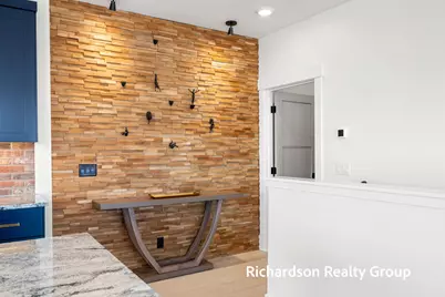 300 Washington Avenue #8, Grand Haven, MI 49417 - Photo 13