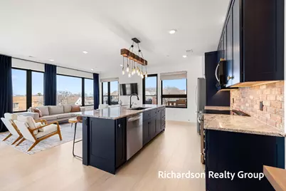 300 Washington Avenue #8, Grand Haven, MI 49417 - Photo 19