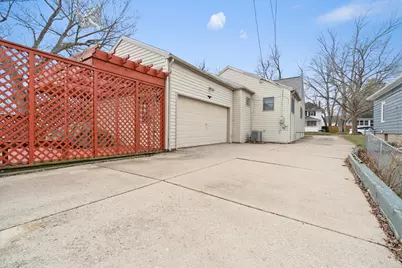 2211 Harding Avenue, Lansing, MI 48910 - Photo 27
