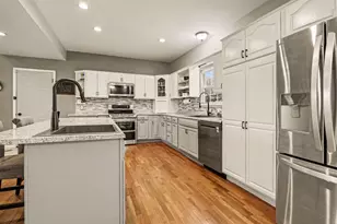 2461 Riverbend Dr, Benton Harbor, MI 49022 - Photo 7