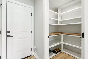 4480 Knapp St NE, Grand Rapids, MI 49525 - Photo 15