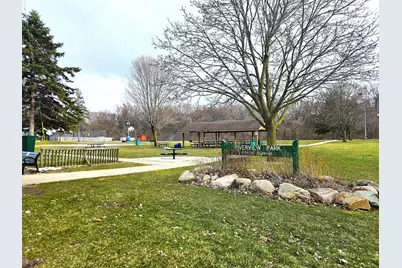 218 S Cherry Street, Flushing, MI 48433 - Photo 3