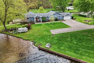 12417 Sunset Dr, Three Rivers, MI 49093 - Photo 3