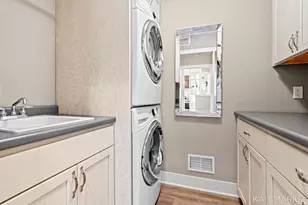 543 Macatawa Ave, Holland, MI 49423 - Photo 29