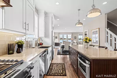 543 Macatawa Avenue, Holland, MI 49423 - Photo 9