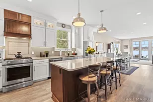 543 Macatawa Ave, Holland, MI 49423 - Photo 7