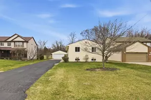 871 Vanderpool Dr, Troy, MI 48083 - Photo 3