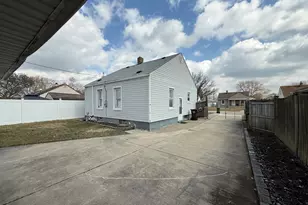 13668 Irene St, Southgate, MI 48195 - Photo 11