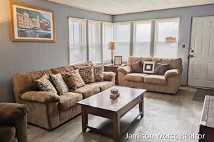 48 S Kenwood St, Muskegon, MI 49442 - Photo 5