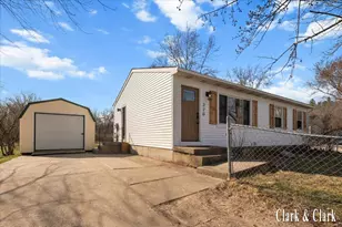 320 Roberta Jayne Dr, Lowell, MI 49331 - Photo 19