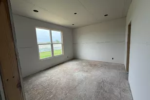 10124 Strawberry Ln, Zeeland, MI 49464 - Photo 7