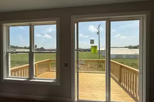 10124 Strawberry Ln, Zeeland, MI 49464 - Photo 5