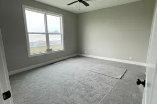 10124 Strawberry Ln, Zeeland, MI 49464 - Photo 11
