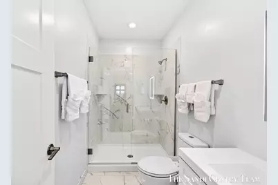 209 Clinton Avenue, Grand Haven, MI 49417 - Photo 15