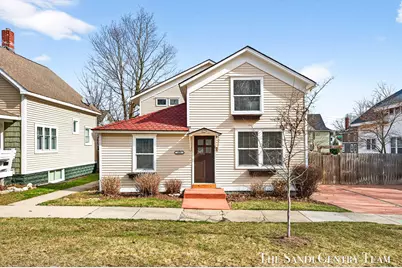 209 Clinton Avenue, Grand Haven, MI 49417 - Photo 1