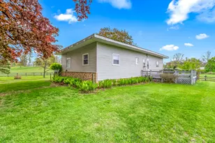 104 McClellan St, Hillsdale, MI 49242 - Photo 25