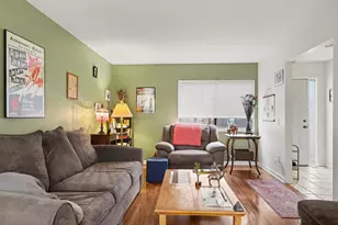 243 Ballantrae Ct, Kalamazoo, MI 49006 - Photo 3