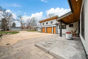 308 Fisher Ct, Berrien Springs, MI 49103 - Photo 71