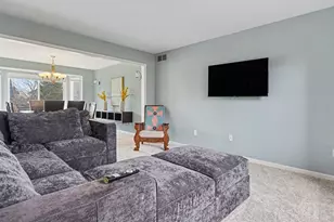 1342 Carston Ln, Chelsea, MI 48118 - Photo 9