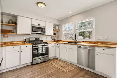 2289 Castle Avenue, Norton Shores, MI 49441 - Photo 9