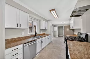 4546 E Berry Rd, Pleasant Lake, MI 49272 - Photo 11